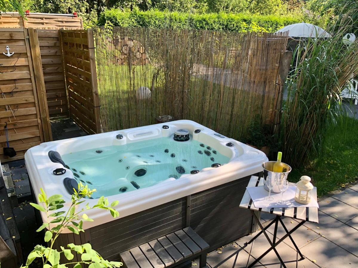 GartenLoft mit Outdoor Whirlpool und Garten Petershagen-Eggersdorf Buitenkant foto