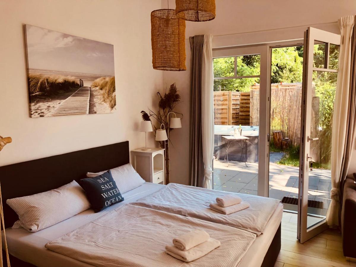 GartenLoft mit Outdoor Whirlpool und Garten Petershagen-Eggersdorf Buitenkant foto