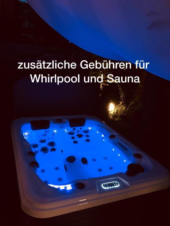 GartenLoft mit Outdoor Whirlpool und Garten Petershagen-Eggersdorf Buitenkant foto