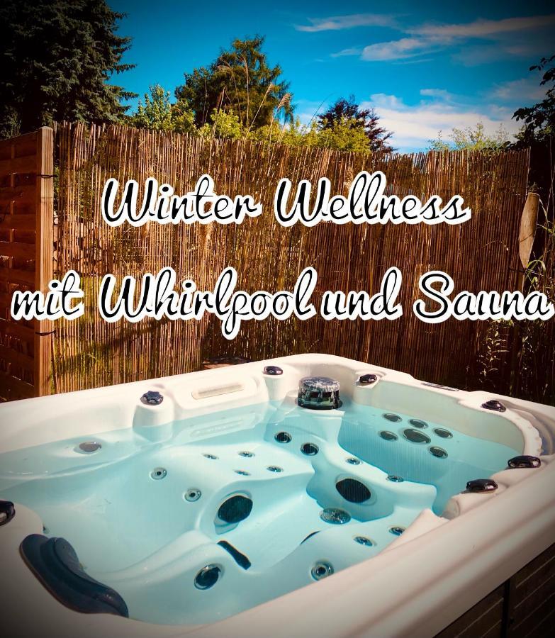 GartenLoft mit Outdoor Whirlpool und Garten Petershagen-Eggersdorf Buitenkant foto